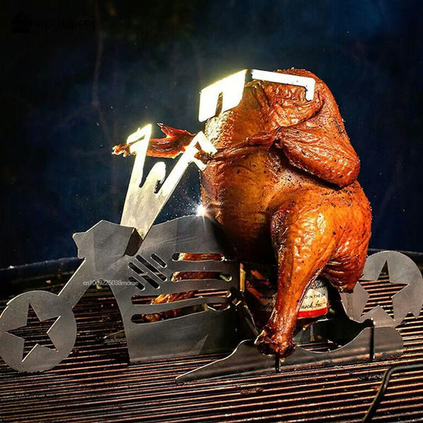 American Motorcycle BBQ Tools Steel Rack, Frango engraçado Stand com lata de cerveja, Grelhar assado Rack, Acessórios para churrasco